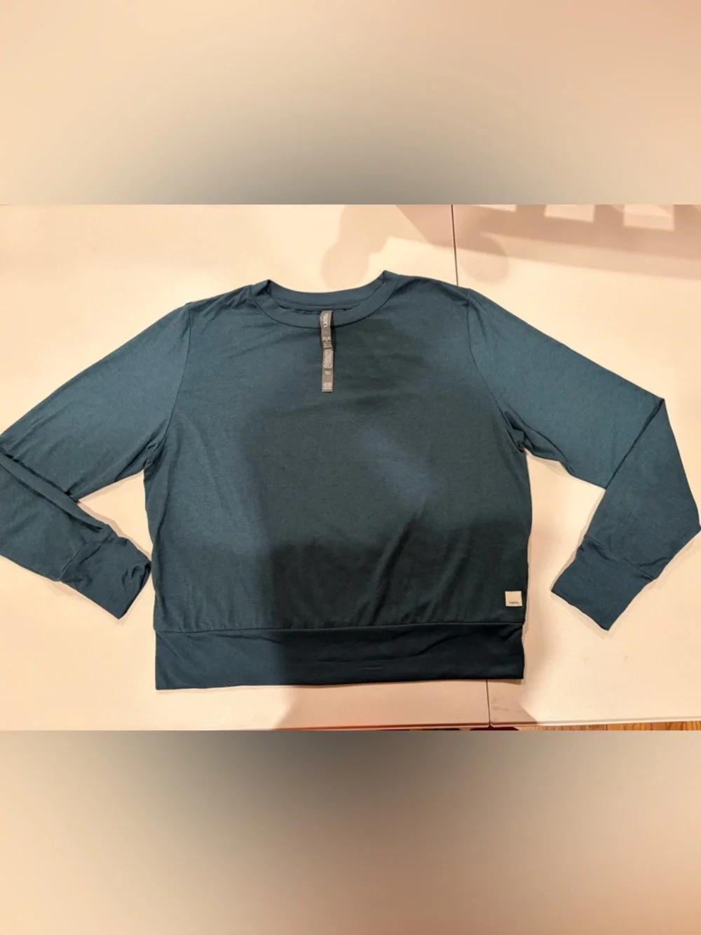 Vuori Daydream Crewneck Shirt Womens Large Blue Long Sleeve Performance VW133